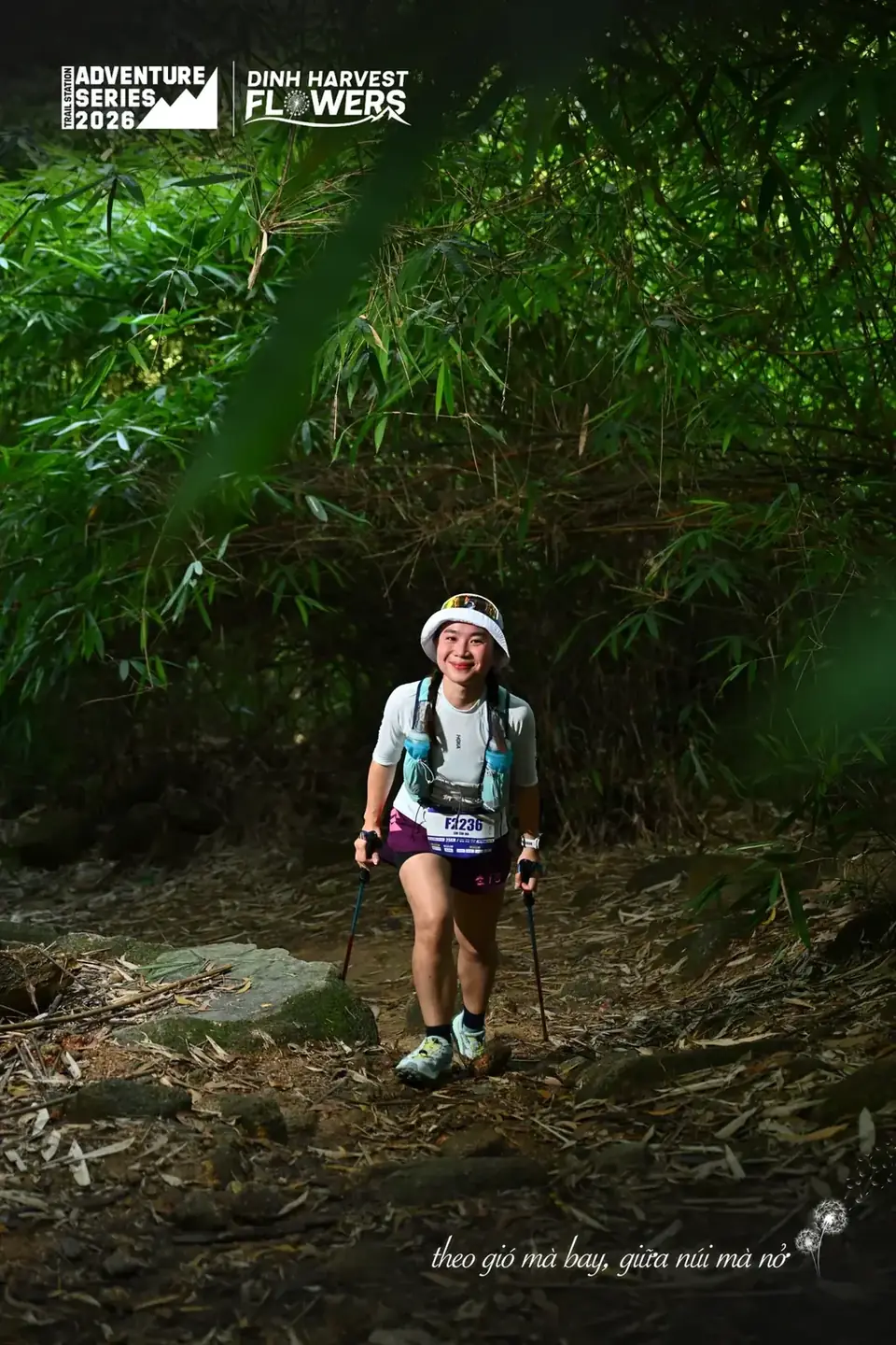 Nữ runner trên con đường nhỏ dưới tán rừng Dinh
